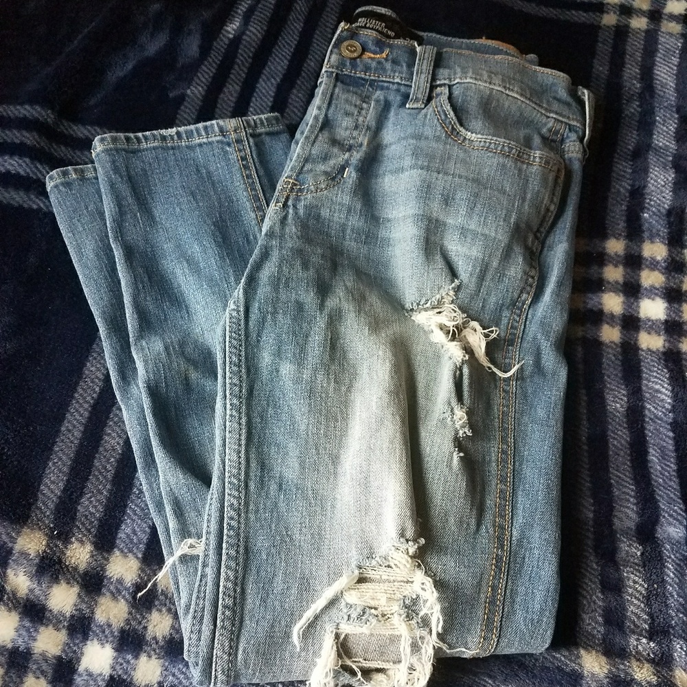 Distressed Boyfriend Jeans